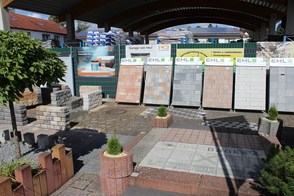 Ausstellung Pflastersteine und Terrassenplatten